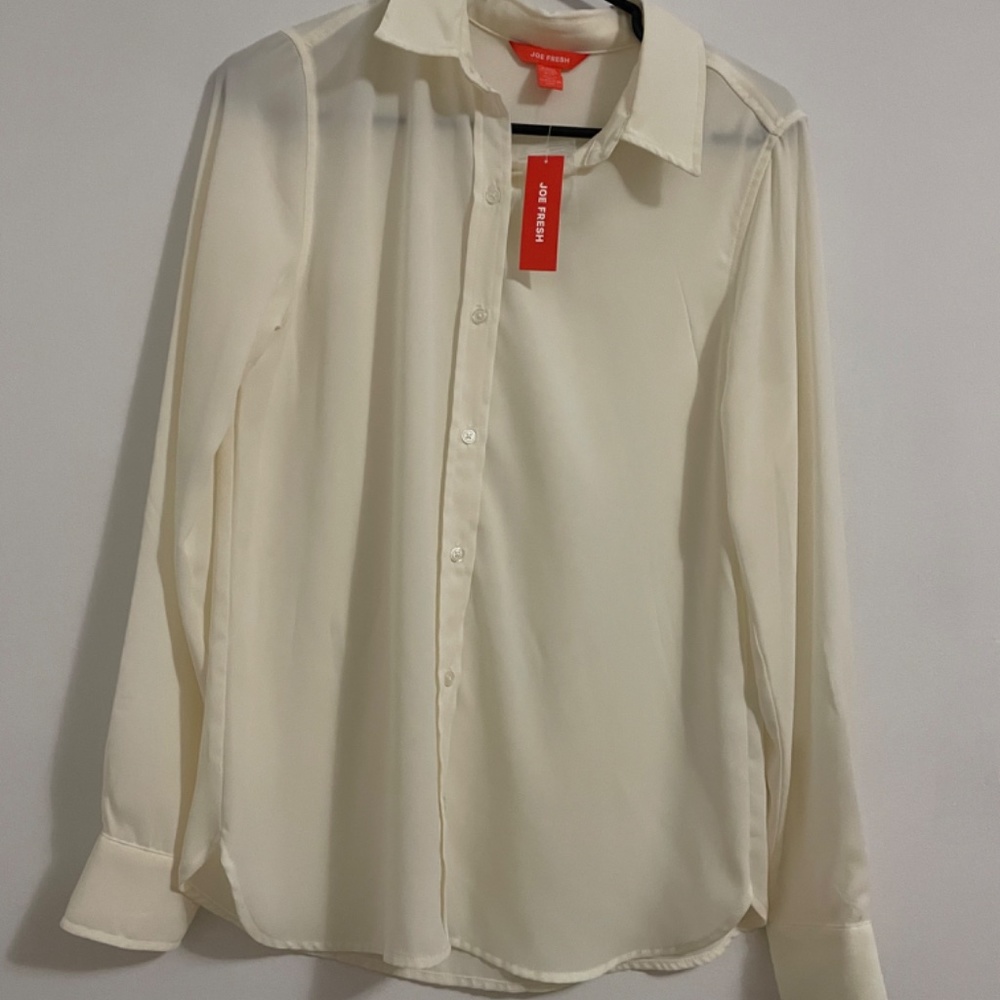 Three blouses - Picture 2 of 3